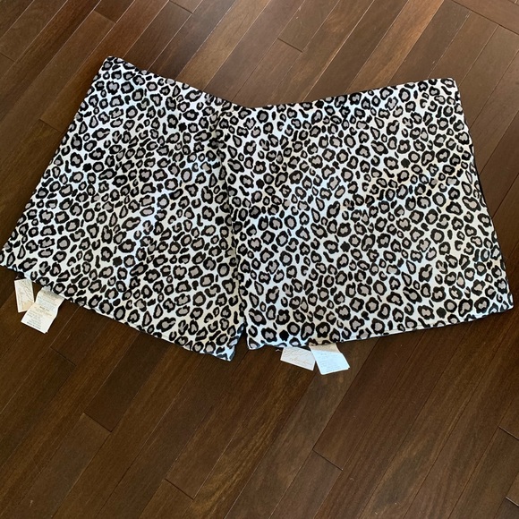 Pillow covers 2 black white grey leopard - Picture 2 of 11